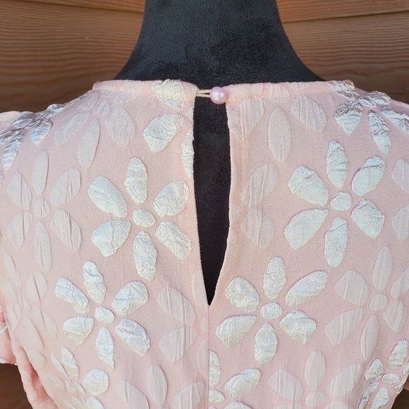 TCEC Light Pink Floral Textured Women's Bubble Sleeve Blouse Size Small NWOT - Picture 12 of 13